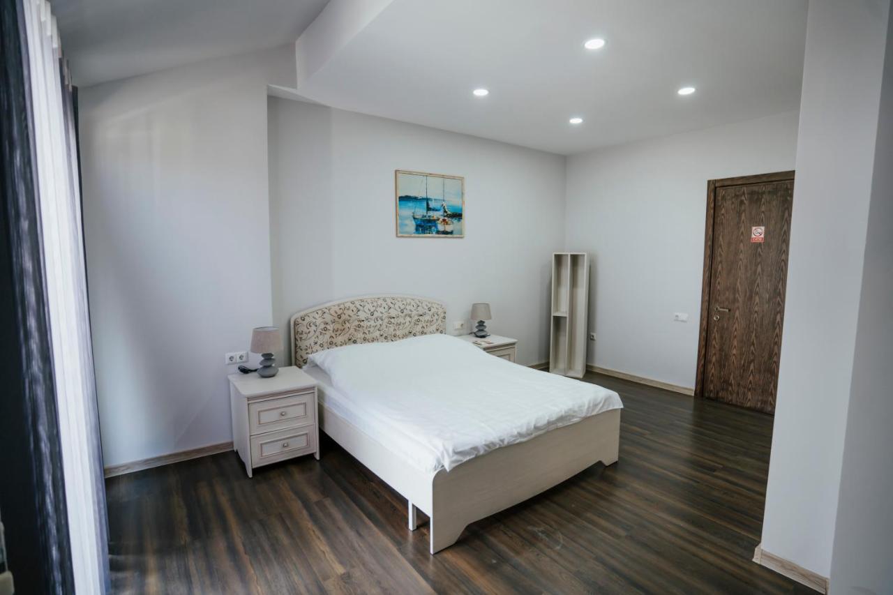 West Apart Hotel Batumi Ngoại thất bức ảnh