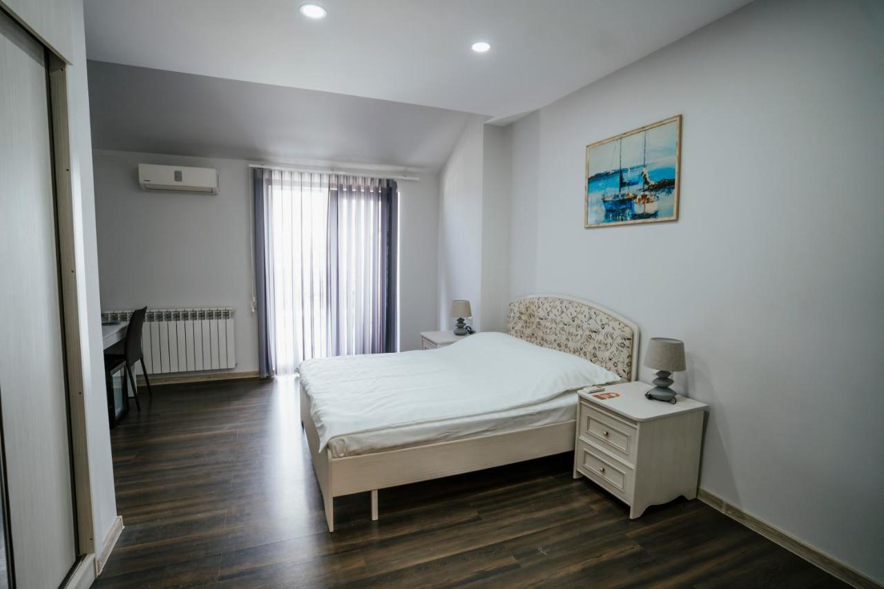 West Apart Hotel Batumi Ngoại thất bức ảnh